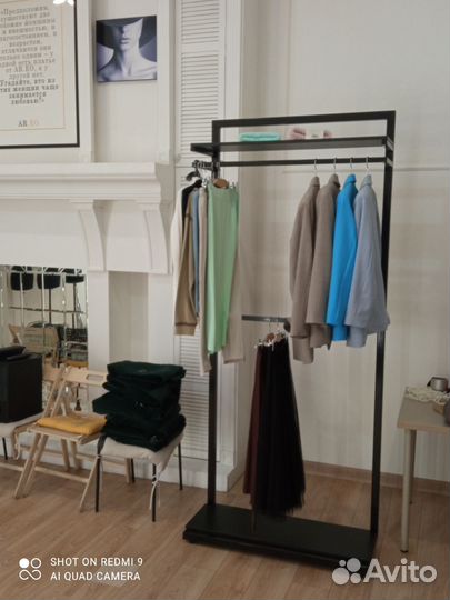 Вешалка напольная железная