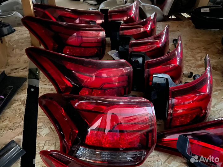 Задний фонарь Митсубиси Аутлендер 3 gf