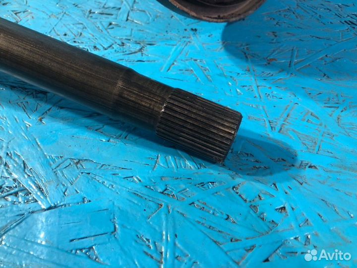 Полуось задняя (разное) Toyota Hilux Pick Up