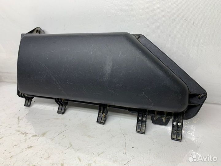 Крышка салонного фильтра левая Bmw 5-Series E60