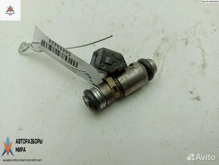 Форсунка Renault Megane рест. 1999 IWP026