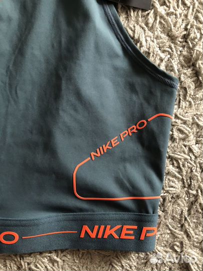 Спортивный топ бра nike М