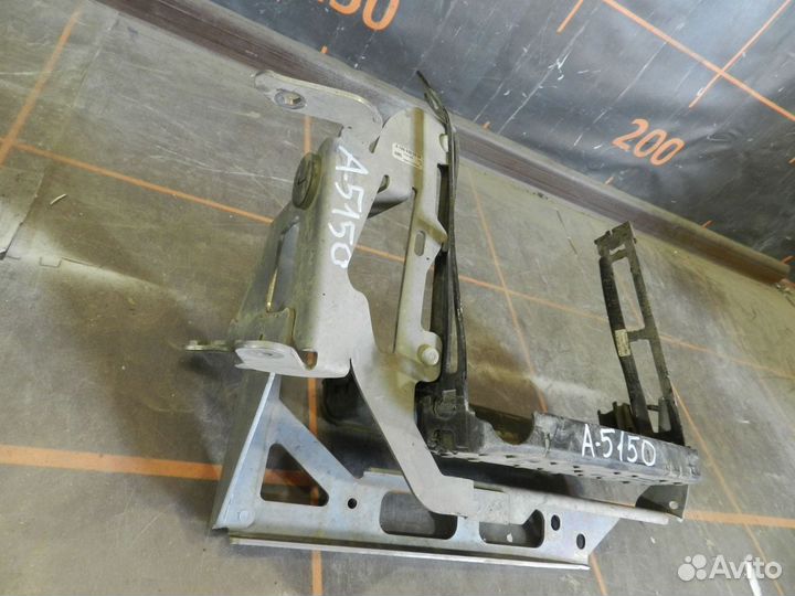 Кронштейн дополнительного радиатора- Mercedes X166