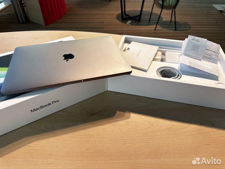MacBook Pro 13 2022 М2/256SSD/8GB