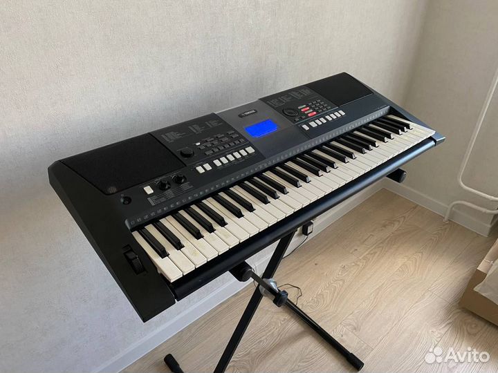 Синтезатор Yamaha PSR-E423 и стойка Soundking
