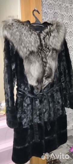 Шуба норковая с капюшоном из чернобурки