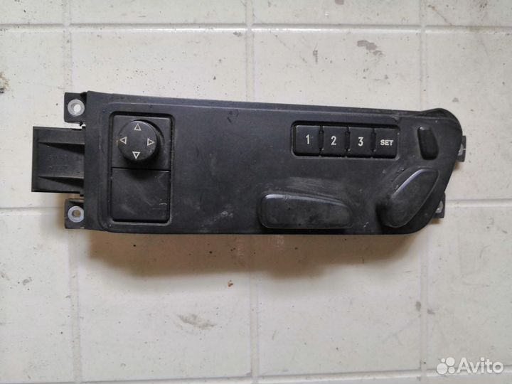 Блок кнопок сиденья VW Touareg 2006 3.6