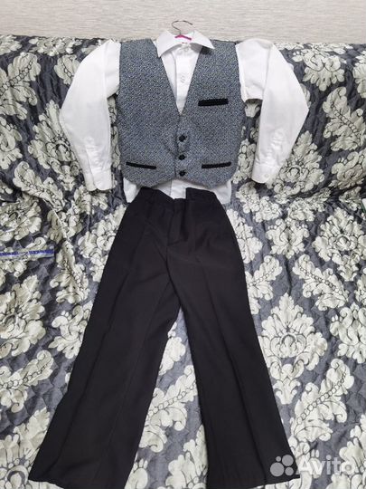 Костюм тройка