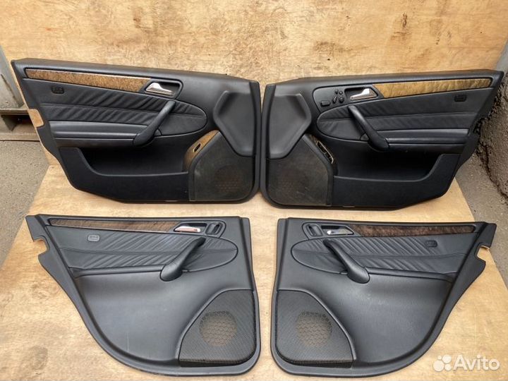 Обшивка двери (комплект) Mercedes-Benz C-Class