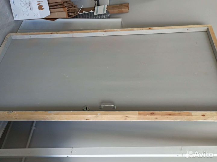 Дверь входная деревянная б/у, с коробкой