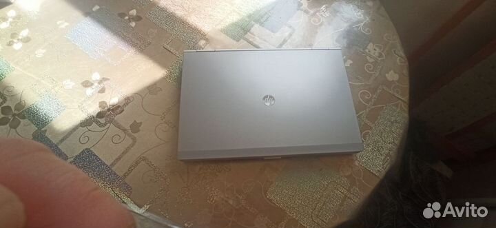 HP Elitebook core i7/12 GB/Radeon 7570/500gB