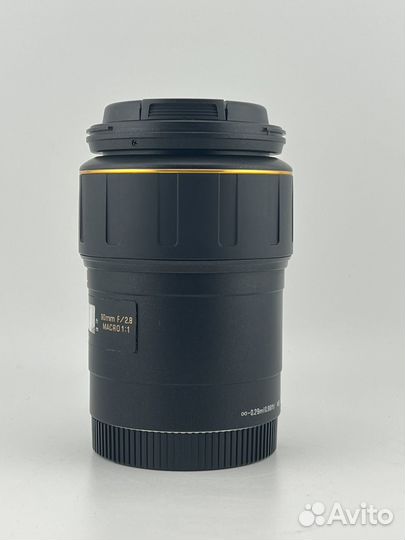 Tamron 90mm macro f/2.8 (id 016948)