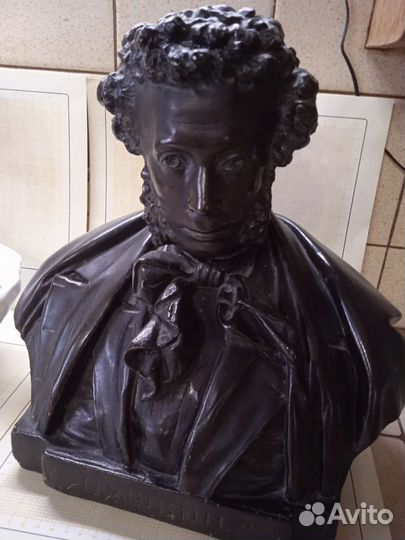 Бюсты Пушкина и Кирова