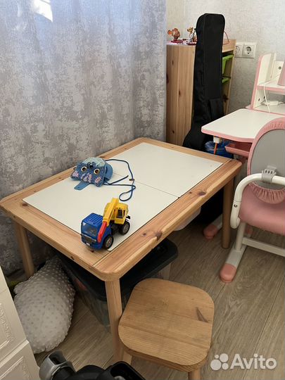 Детский столик IKEA с контейнерами под крышкой