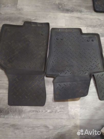 Два коврика для Volkswagen Jetta