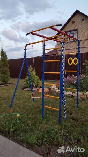 Уличный спортивный комплекс для детей с качелями