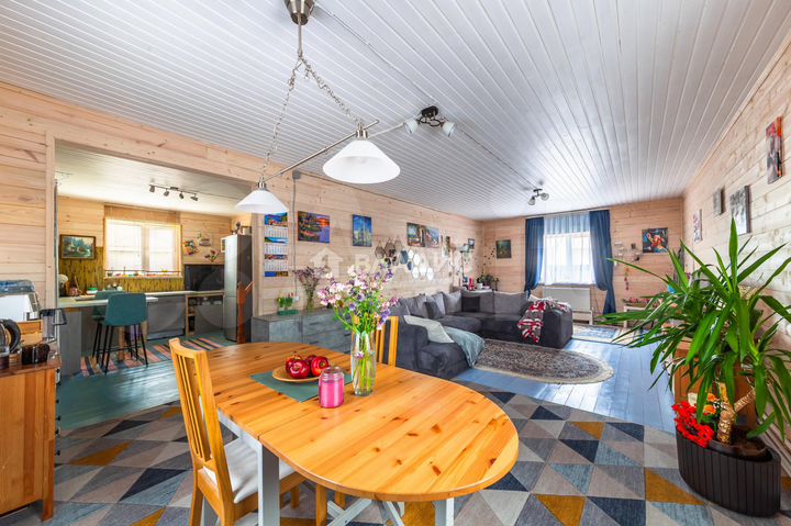 Дом 143,7 м² на участке 10 сот.