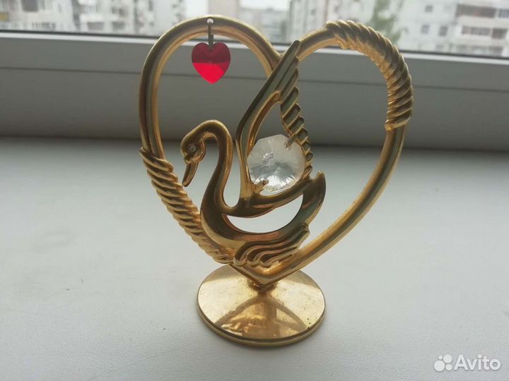 Статуэтка лебедь