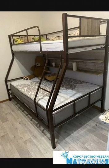 Двухъярусная кровать