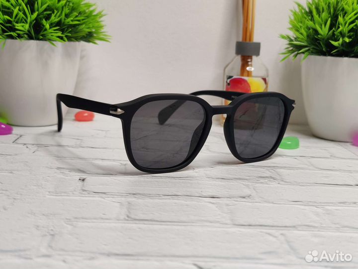 Солнцезащитные очки wayfarer