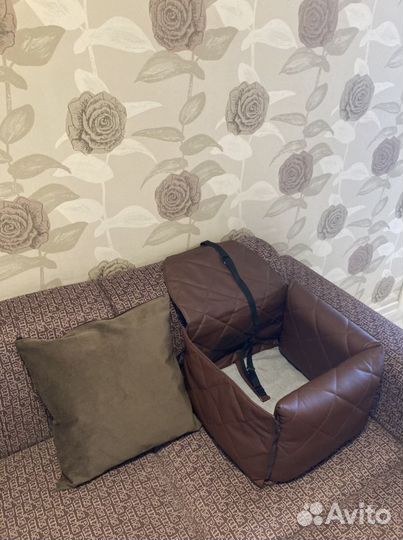 Автомобильное кресло для вашего питомца новое