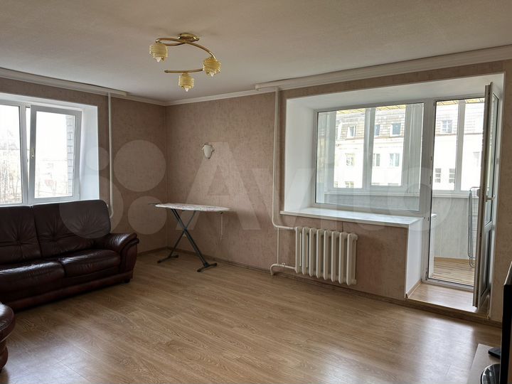 3-к. квартира, 84 м², 4/10 эт.