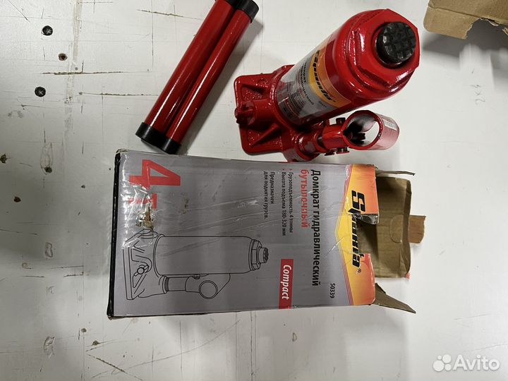 Домкрат гидравлический бутылочный