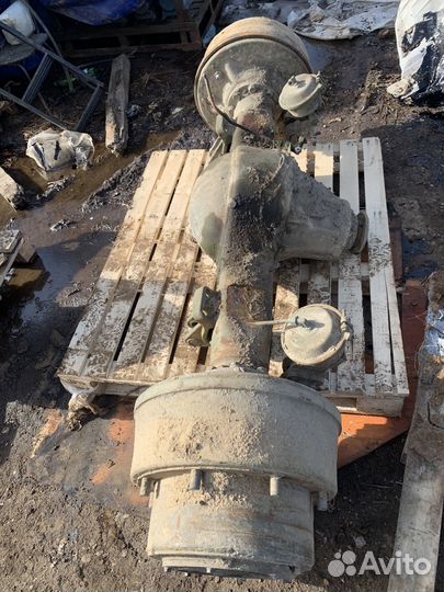 Задний мост т150