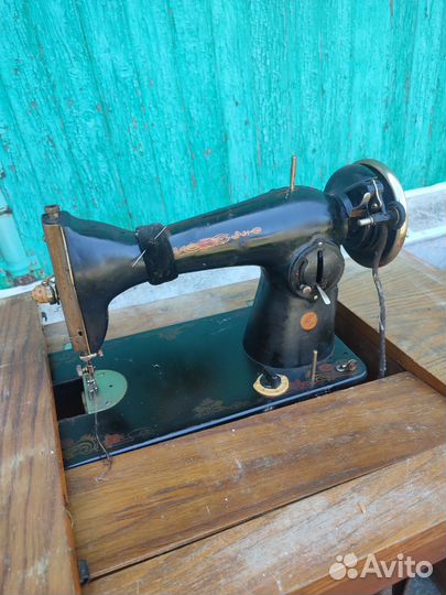 Швейная машина