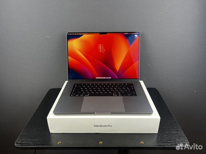 MacBook Pro 16 late 2021 m1 pro новый