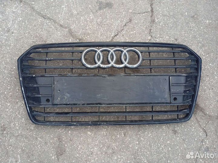 Решетка радиатора Audi A7 4G8853651G