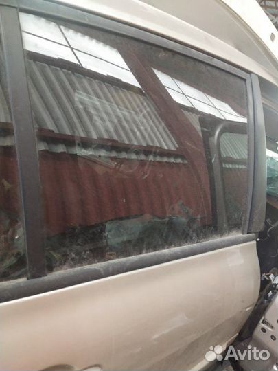 Стекло двери заднее правое Renault Megane 2 седан