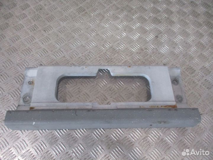 Средняя часть бампера Mercedes-Benz A9438850201