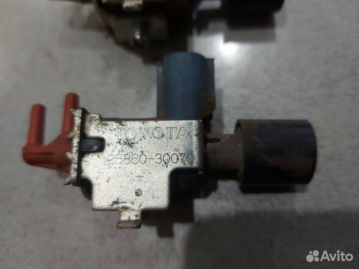 Вакуумный клапан Toyota Fortuner внедорожник 2.8