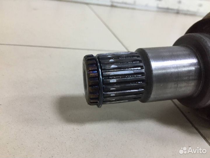 Привод левый передний Toyota Camry