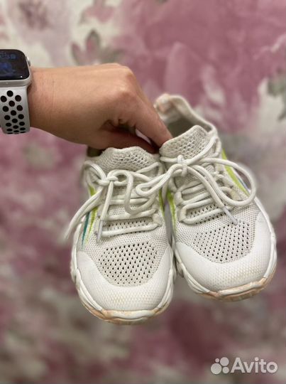 Кроссовки для девочки