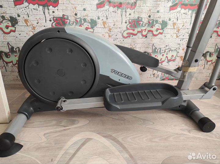 Эллиптический тренажер torneo