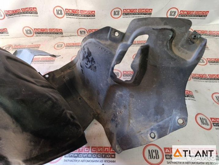 Подкрылок передний левый toyota windom