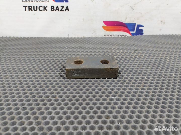 504027326 Проставка крюка буксировочного