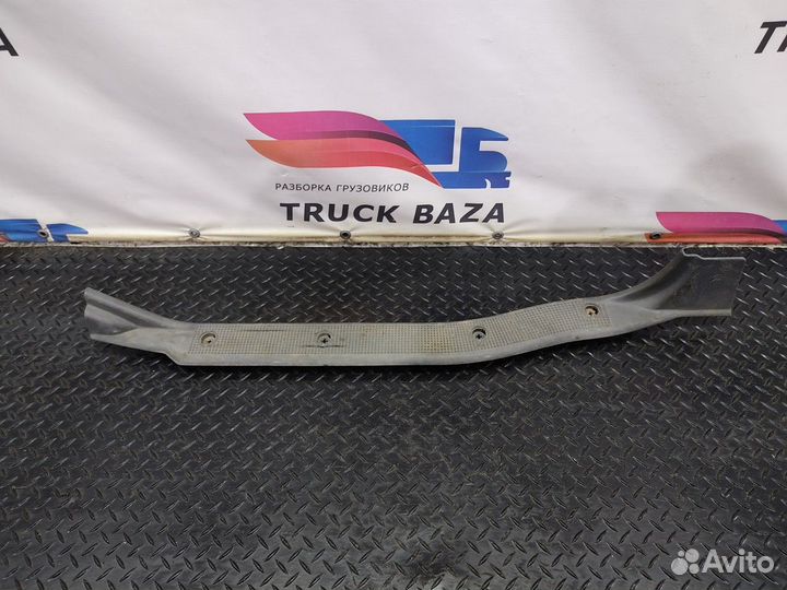 3176487 Накладка порога правого Volvo FH