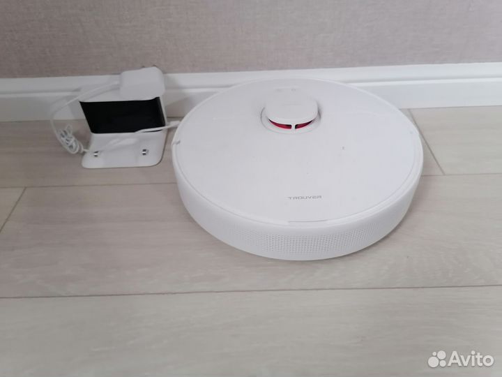 Работ пылесос