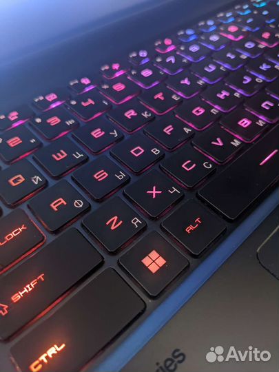 MSI GE66 RTX 3070 Ti / i7 12700H