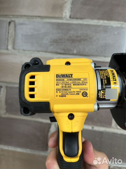 Мини ушм dewalt DCS438N