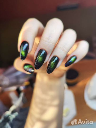 Маникюр и педикюр