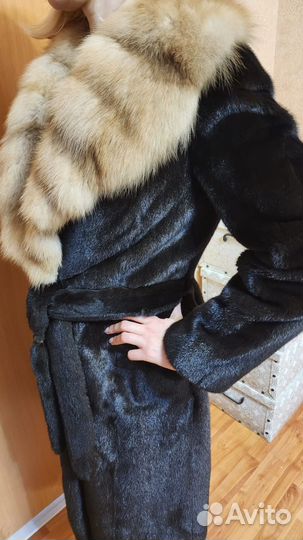 Шуба норковая р.44 воротник из куницы
