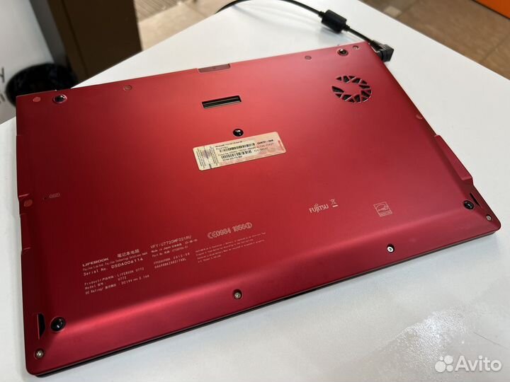 Ультрабук Fujitsu Lifebook U772