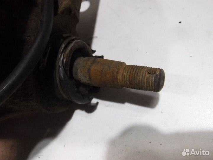 Кулак передний правый Rover 416