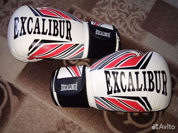 Боксерские перчатки