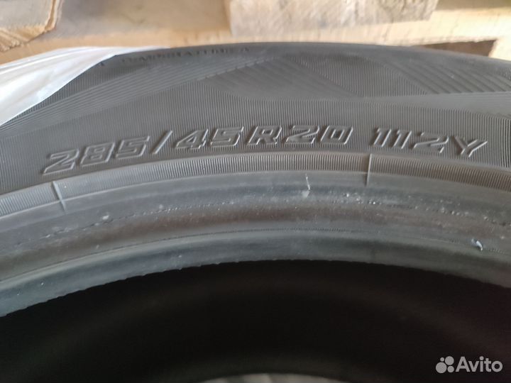 Advance AR218 285/45 R20