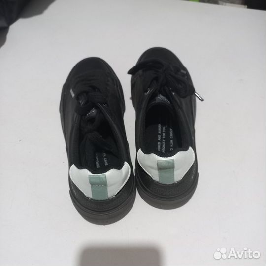 Кроссовки женские